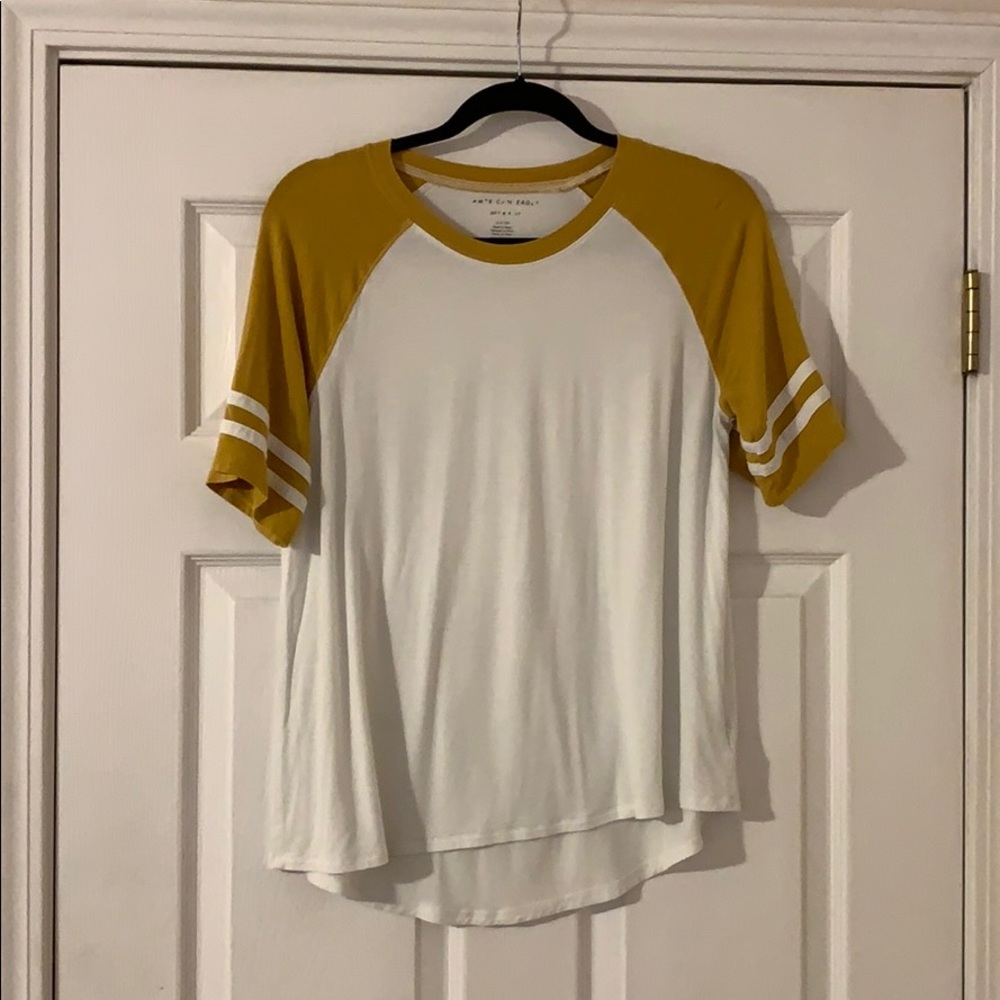 American Eagle yellow & white baseball tee